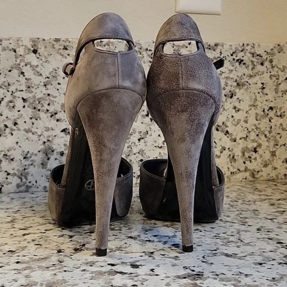 Gorgeous Giorgio Armani Dark Iron grey pumps - Picture 5 of 12